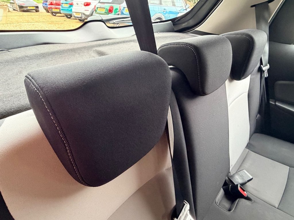 Used Toyota Yaris 2019 for sale - 78102825: Photo 27