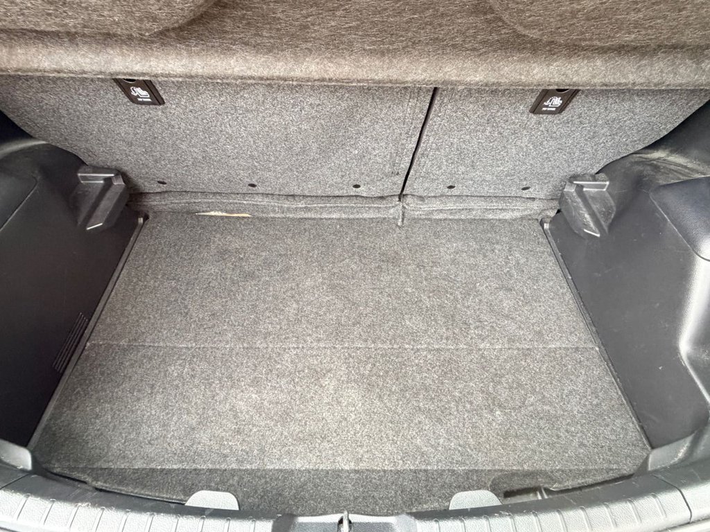 Used Toyota Yaris 2019 for sale - 78102825: Photo 28