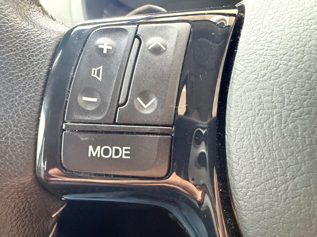 Used Toyota Yaris 2019 for sale - 78102825: Photo 38