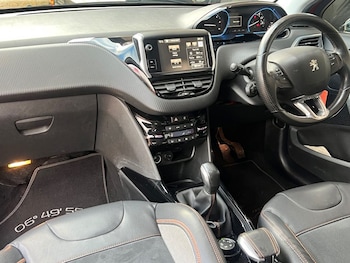 Used Peugeot 2008 2015 for sale - 75336149: Photo