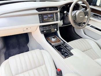 Used Jaguar XF 2015 for sale - 78538314: Photo