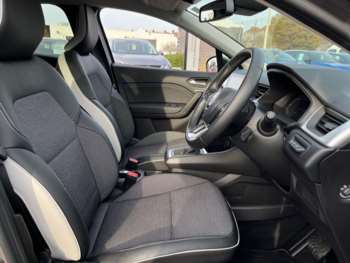 Used Renault Captur 2023 for sale - 72877691: Photo