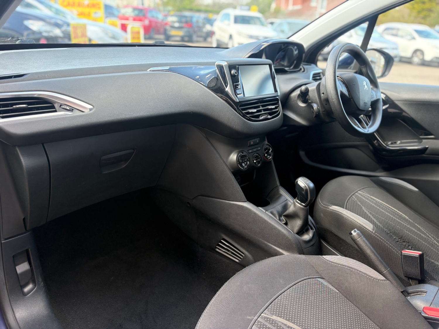Used Peugeot 208 2015 for sale - 78202512: Photo 15