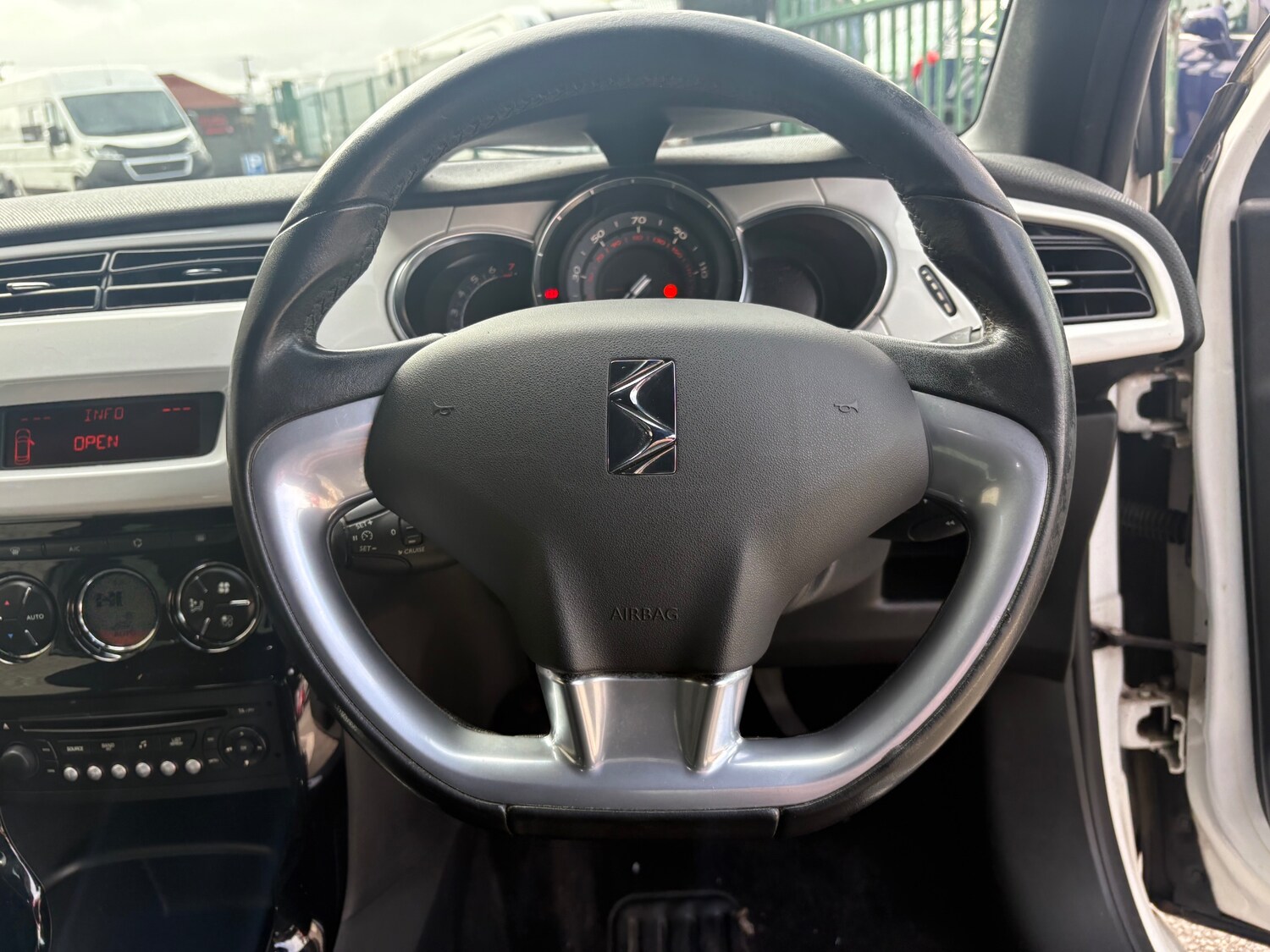 Used Citroen DS3 2011 for sale - 78183095: Photo 12