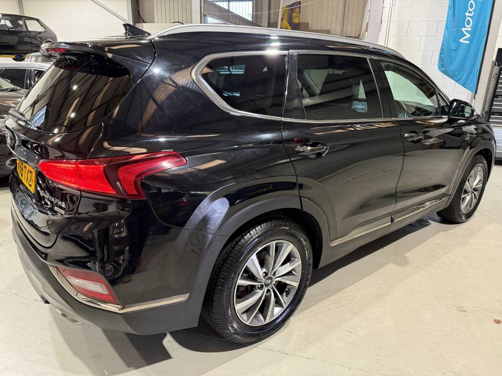 Used Hyundai Santa Fe 2019 for sale - 78167234: Photo 3