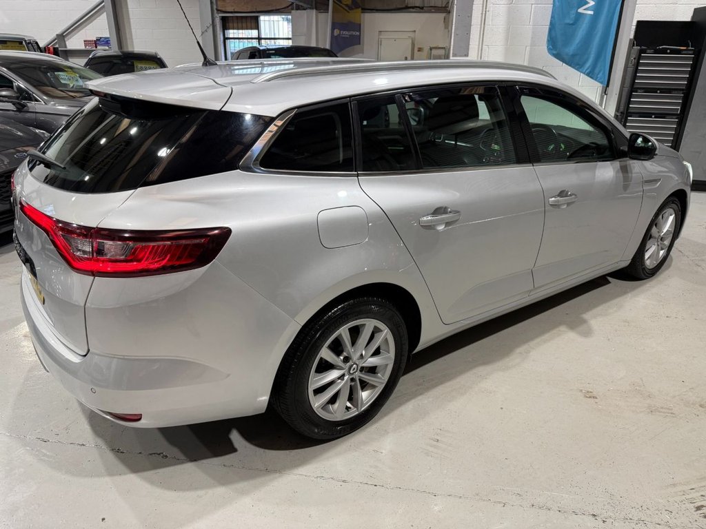 Used Renault Megane 2017 for sale - 77990798: Photo 3