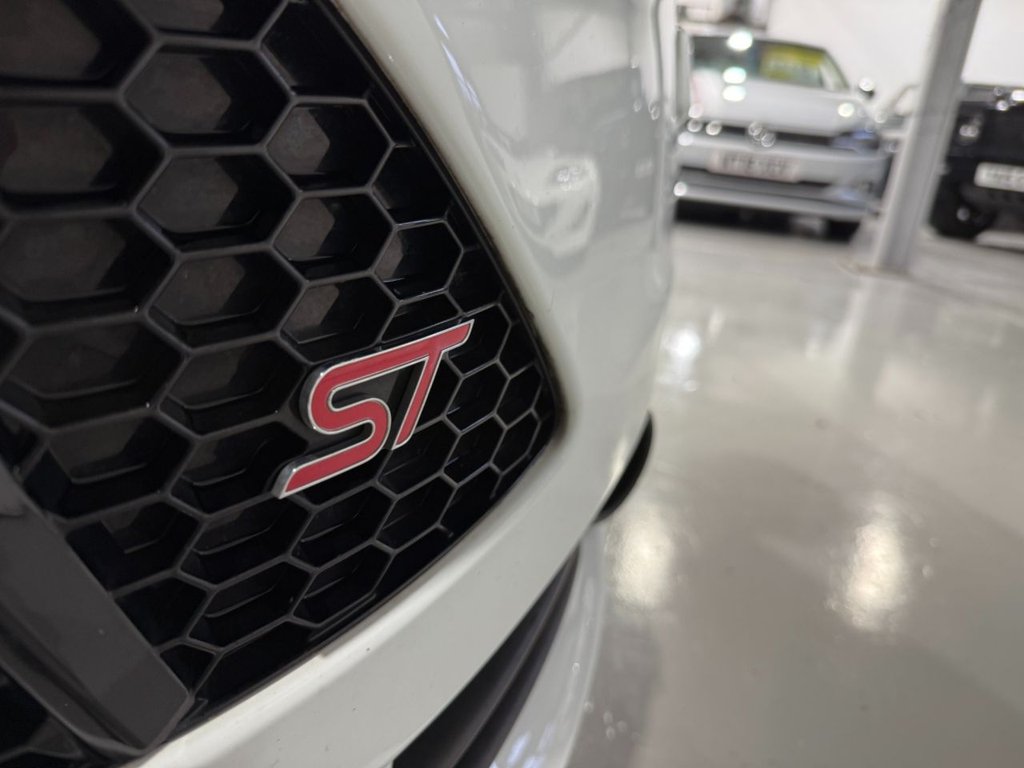 Used Ford Focus 2013 for sale - 76547077: Photo 28