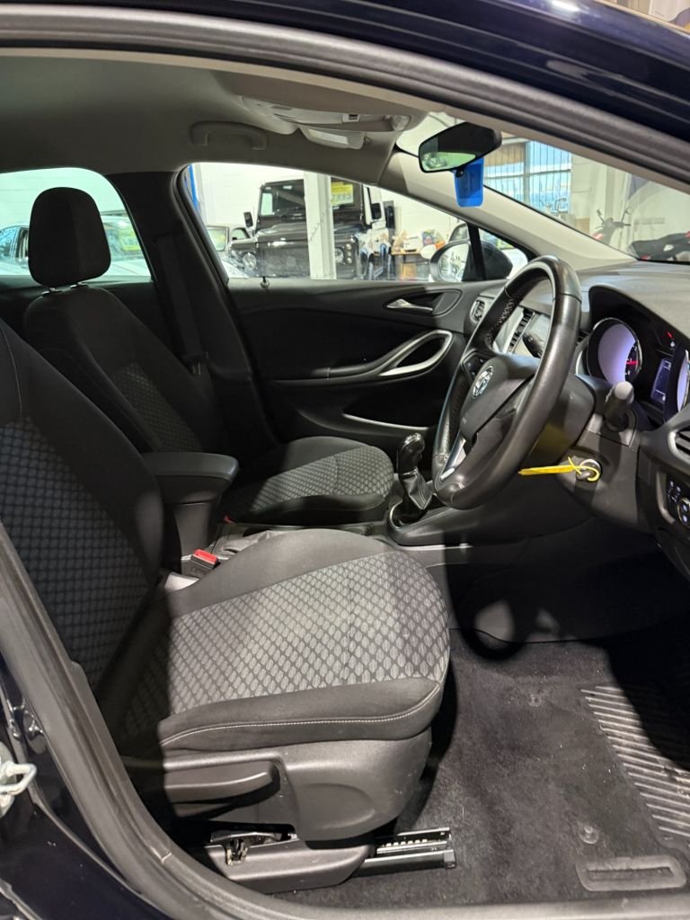 Used Vauxhall Astra 2018 for sale - 76923237: Photo 12