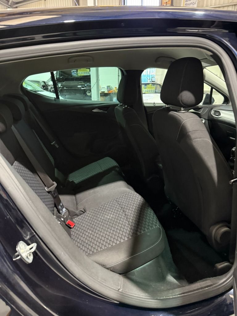Used Vauxhall Astra 2018 for sale - 76923237: Photo 15