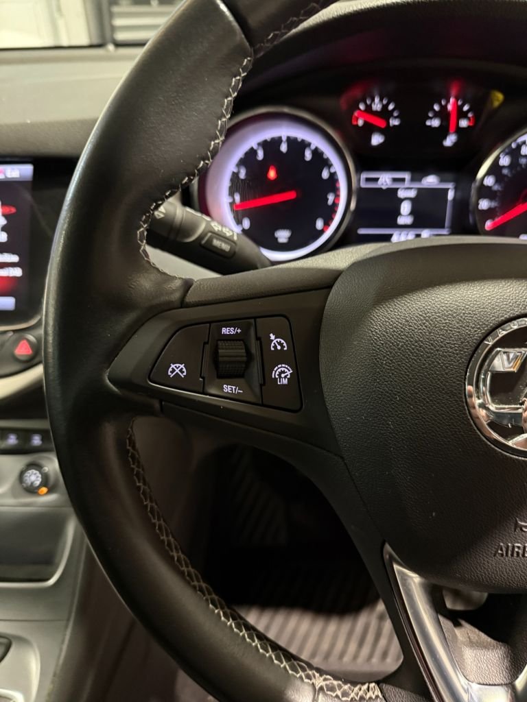 Used Vauxhall Astra 2018 for sale - 76923237: Photo 17