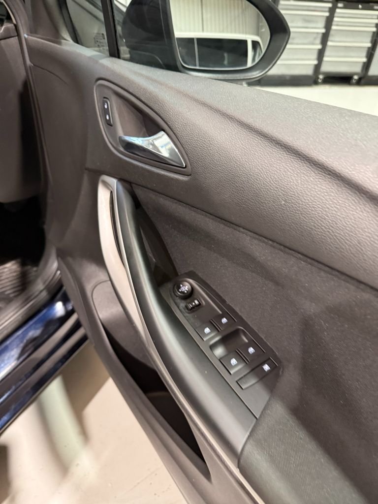 Used Vauxhall Astra 2018 for sale - 76923237: Photo 29