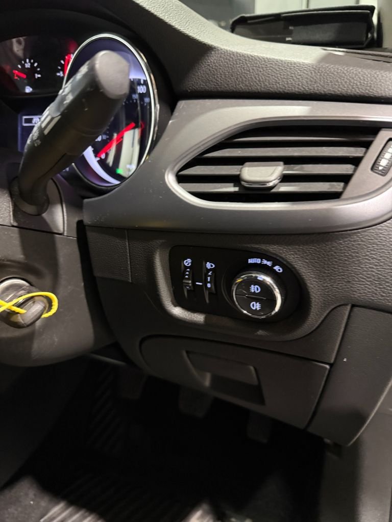 Used Vauxhall Astra 2018 for sale - 76923237: Photo 30