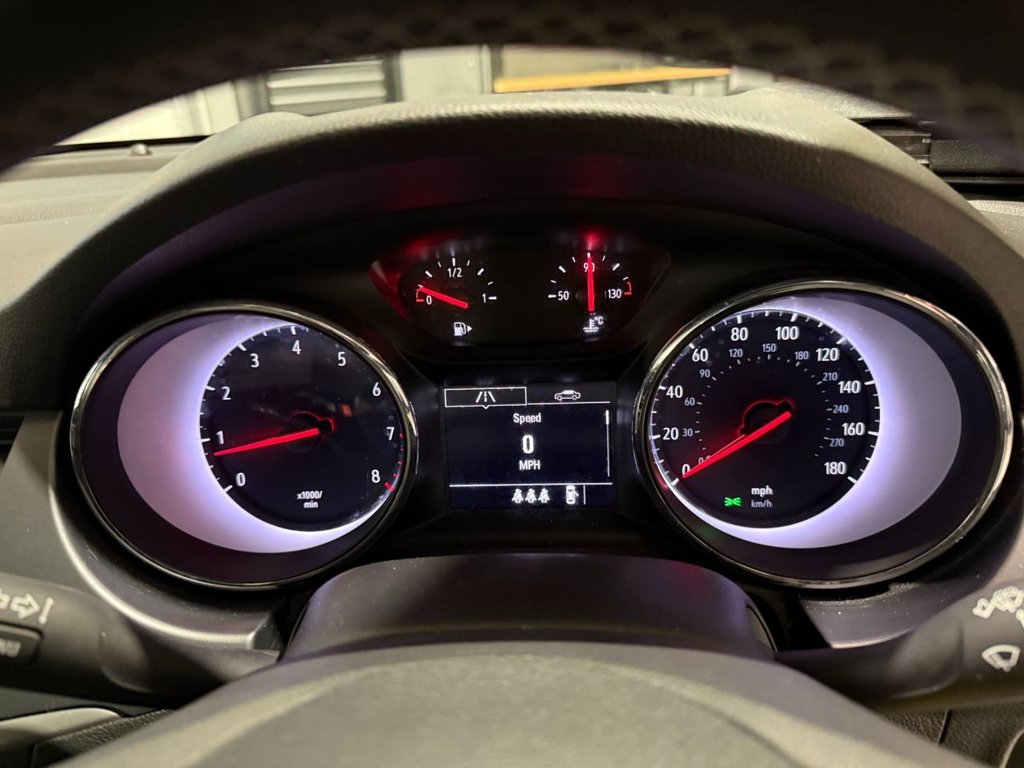 Used Vauxhall Astra 2018 for sale - 76923237: Photo 31