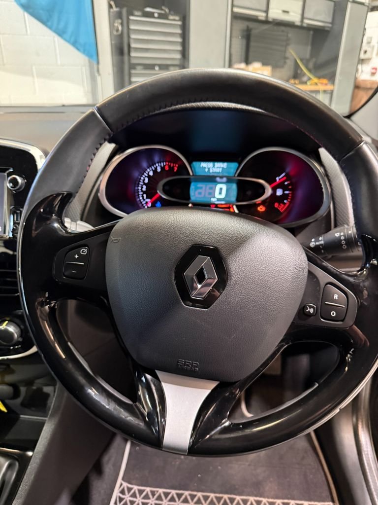 Used Renault Clio 2016 for sale - 77936244: Photo 16