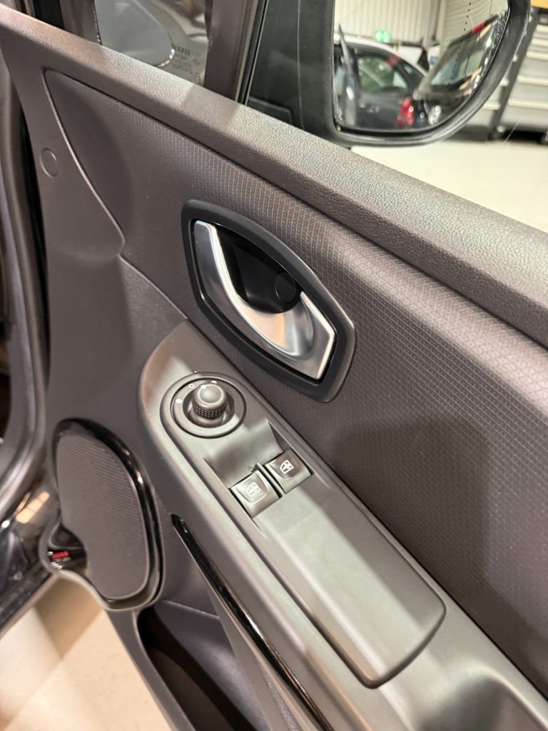 Used Renault Clio 2016 for sale - 77936244: Photo 27