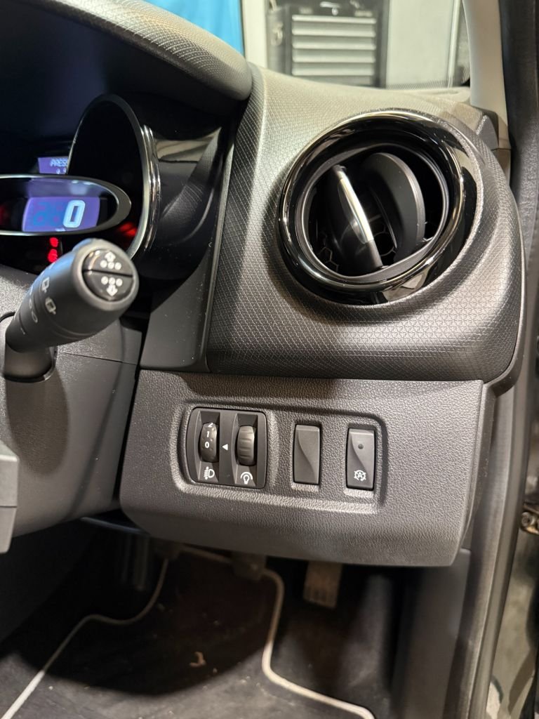 Used Renault Clio 2016 for sale - 77936244: Photo 28