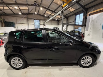 Used Renault Scenic 2014 for sale - 77680488: Photo