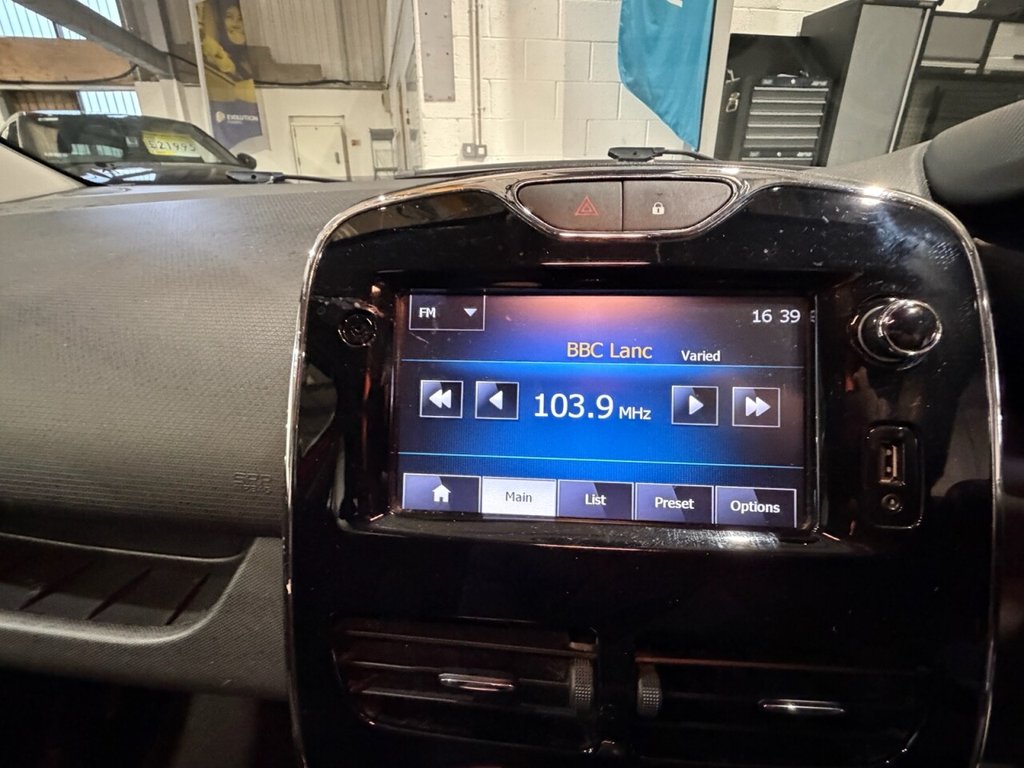 Used Renault Clio 2013 for sale - 77904987: Photo 22