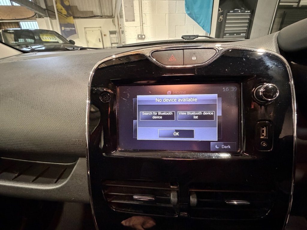 Used Renault Clio 2013 for sale - 77904987: Photo 24