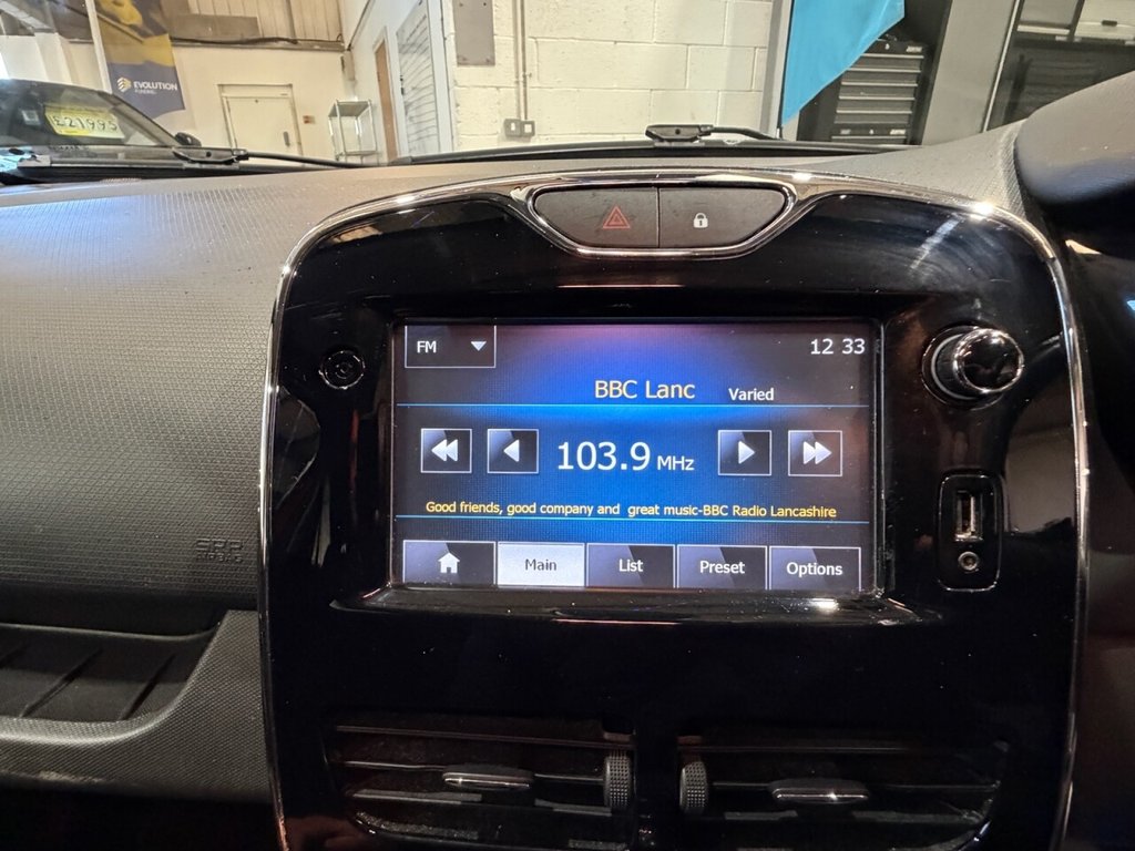 Used Renault Clio 2014 for sale - 77920000: Photo 23