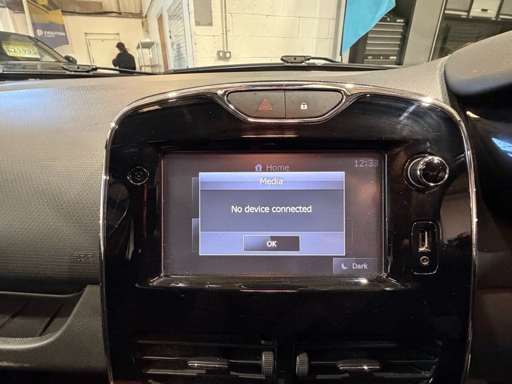 Used Renault Clio 2014 for sale - 77920000: Photo 25