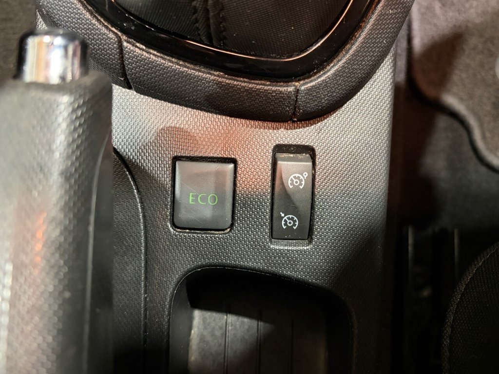 Used Renault Clio 2014 for sale - 77920000: Photo 28