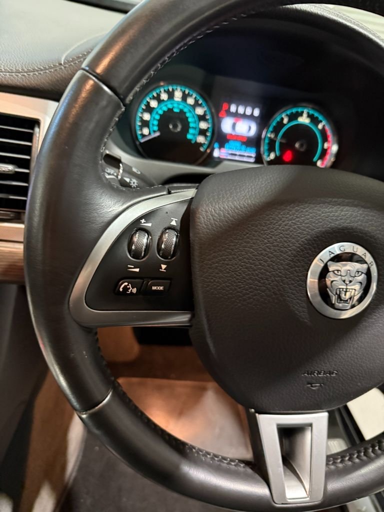 Used Jaguar XF 2012 for sale - 76604361: Photo 18