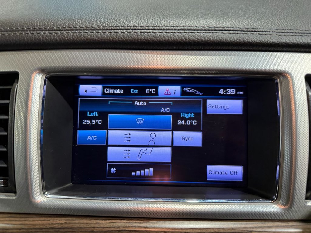 Used Jaguar XF 2012 for sale - 76604361: Photo 23