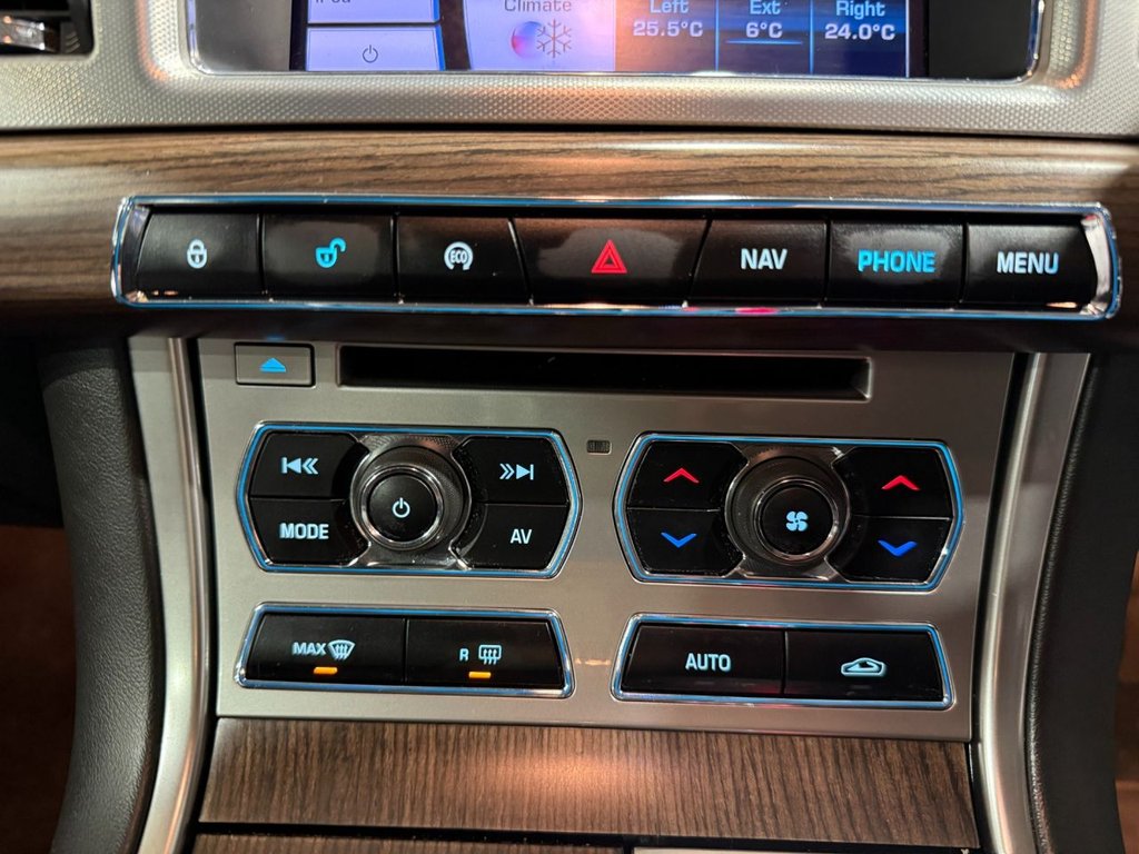 Used Jaguar XF 2012 for sale - 76604361: Photo 25