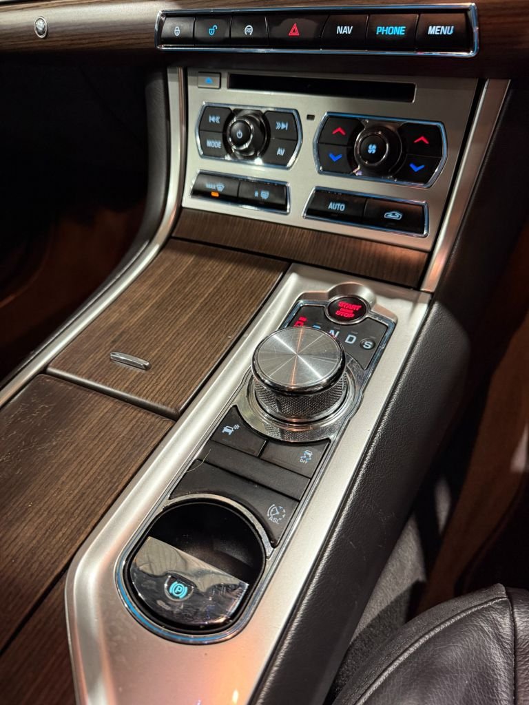 Used Jaguar XF 2012 for sale - 76604361: Photo 26