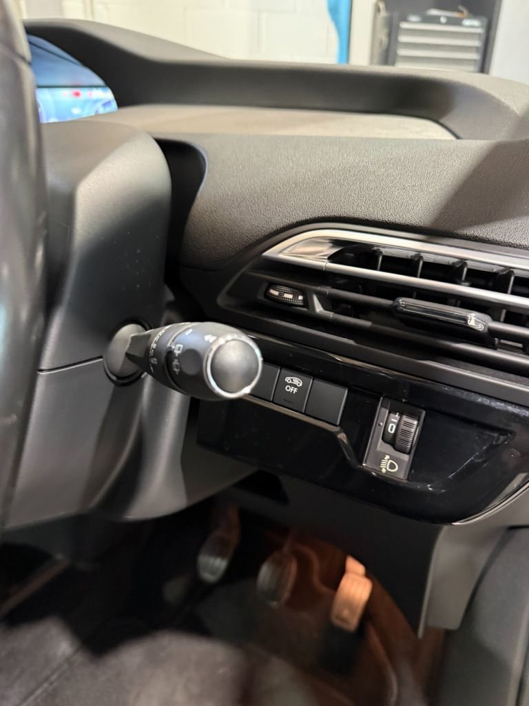 Used Citroen Grand C4 Picasso 2015 for sale - 77820578: Photo 33