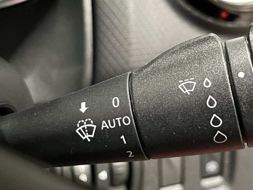 Used Renault Clio 2018 for sale - 76470225: Photo 31