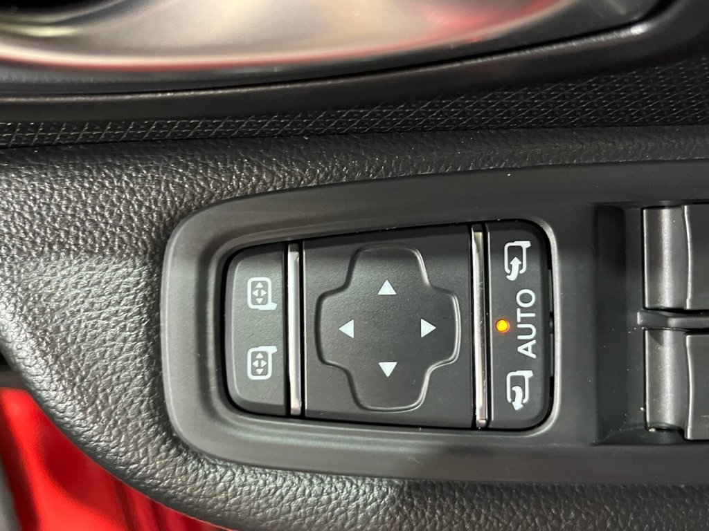 Used Renault Clio 2018 for sale - 76470225: Photo 34