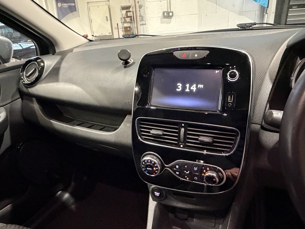 Used Renault Clio 2019 for sale - 77520932: Photo 19