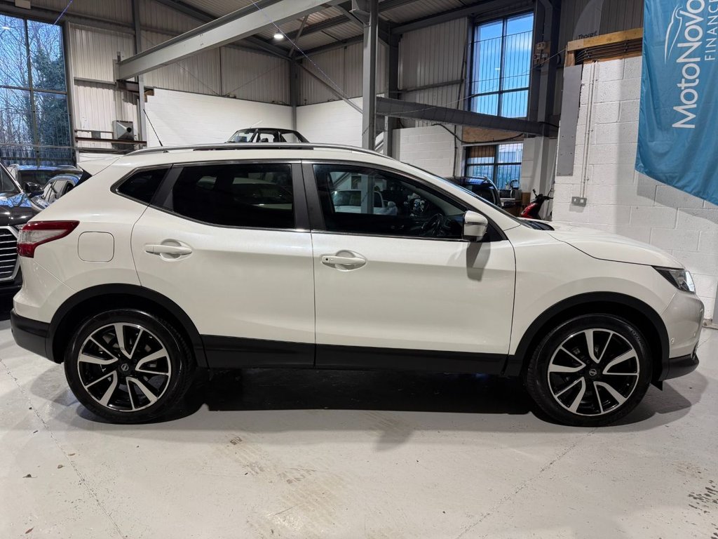 Used Nissan Qashqai 2017 for sale - 77369806: Photo 2