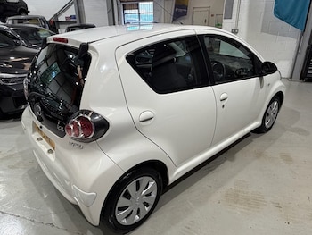 Used Toyota AYGO 2012 for sale - 79371028: Photo