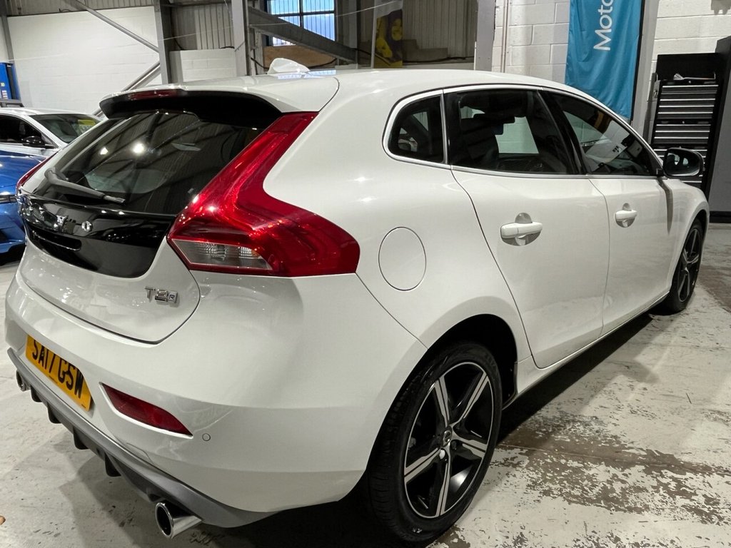 Used Volvo V40 2017 for sale - 76429920: Photo 3