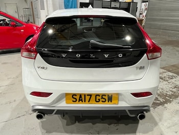 Used Volvo V40 2017 for sale - 76429920: Photo