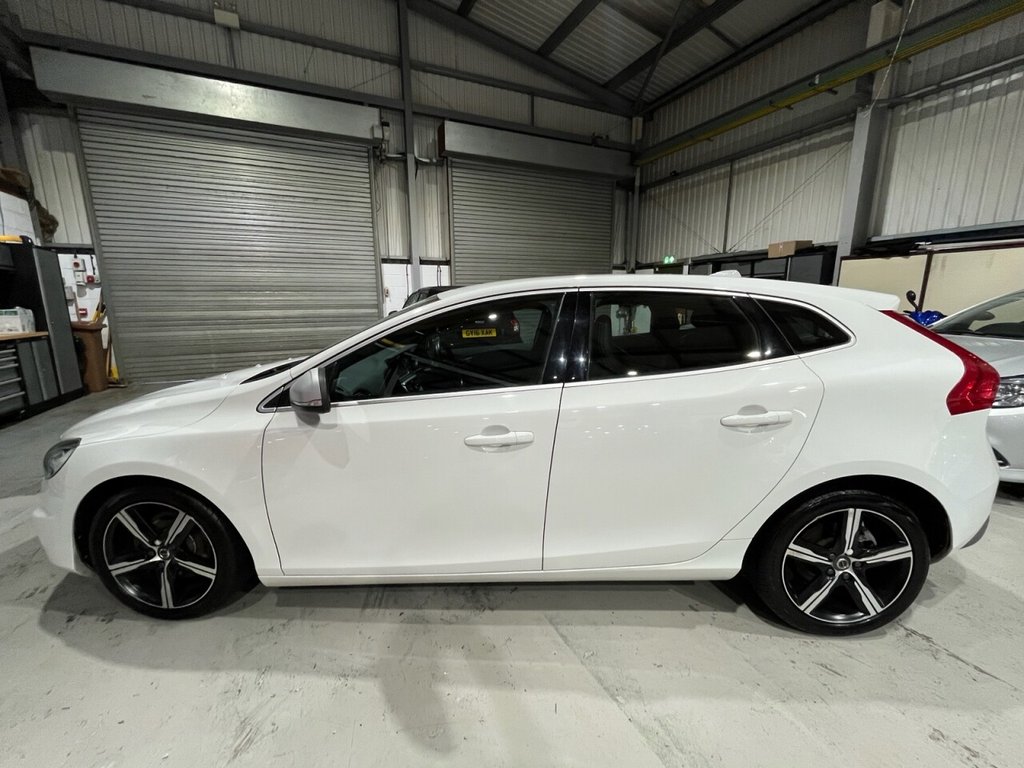 Used Volvo V40 2017 for sale - 76429920: Photo 6