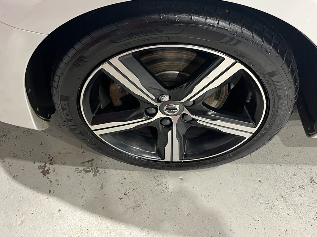 Used Volvo V40 2017 for sale - 76429920: Photo 9