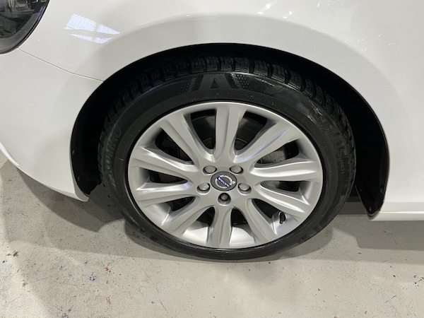 Used Volvo V40 2015 for sale - 76291952: Photo 10