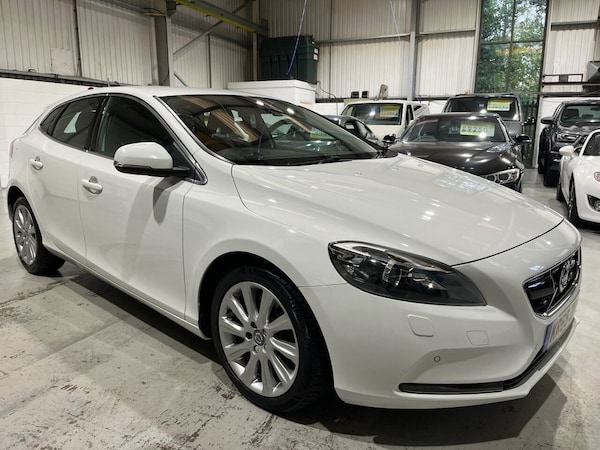 Used Volvo V40 2015 for sale - 76291952: Photo 1
