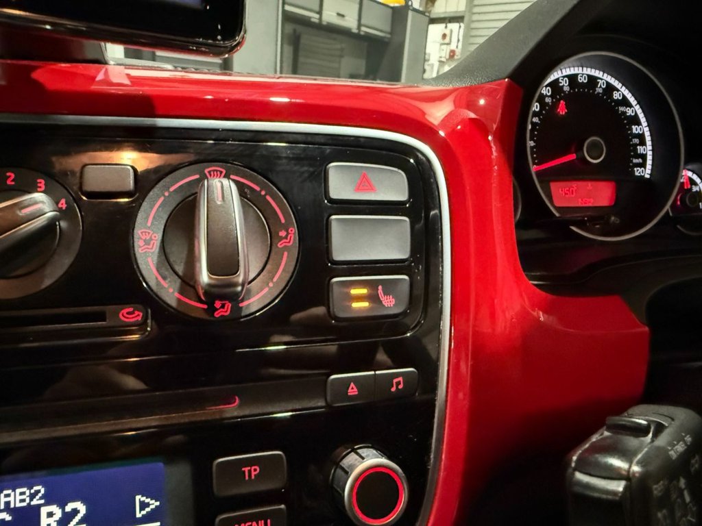 Used Volkswagen up! 2015 for sale - 77276555: Photo 27