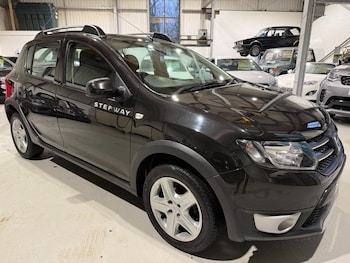 2015 (15) - 0.9 TCe Laureate 5dr