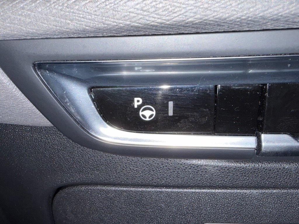 Used Citroen Grand C4 Picasso 2017 for sale - 77952331: Photo 25