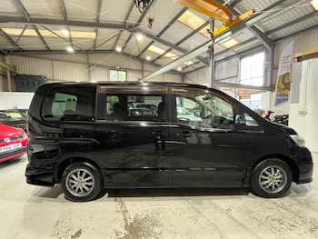 Used Nissan Serena 2010 for sale - 76454320: Photo