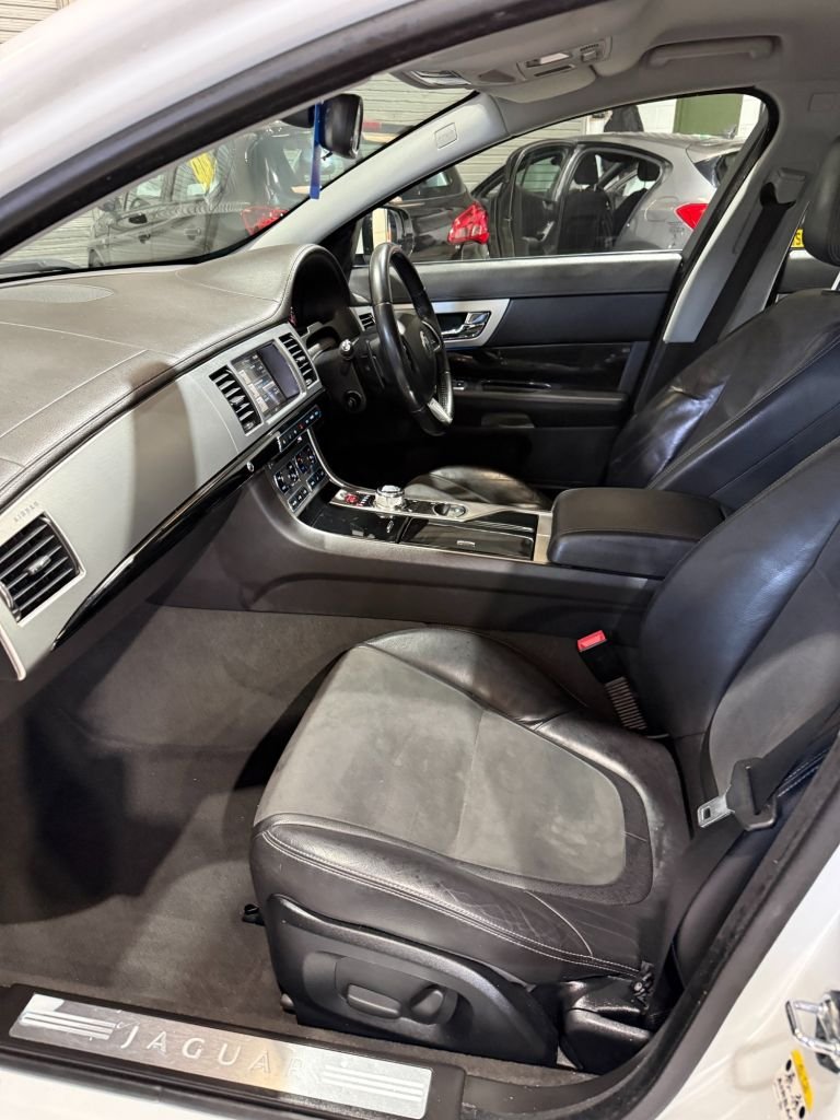 Used Jaguar XF 2013 for sale - 77835190: Photo 15