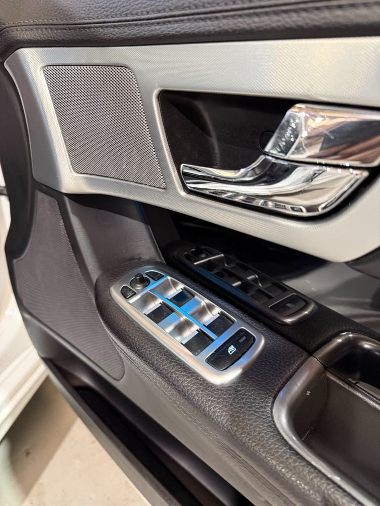 Used Jaguar XF 2013 for sale - 77835190: Photo 30