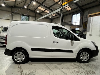 Used Peugeot Partner 2018 for sale - 76162788: Photo