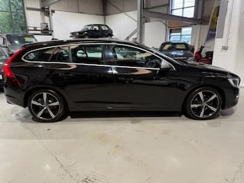 Used Volvo V60 2017 for sale - 79871344: Photo